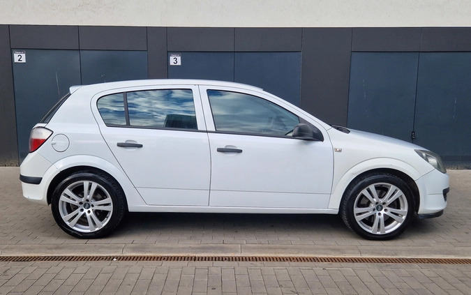Opel Astra cena 7500 przebieg: 341000, rok produkcji 2006 z Wrocław małe 56